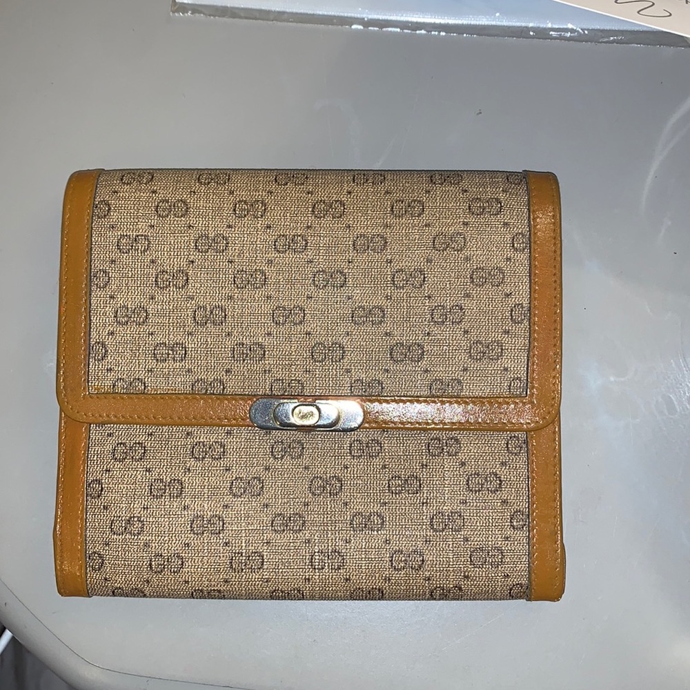 Vintage Gucci Tan Bifold Wallet
